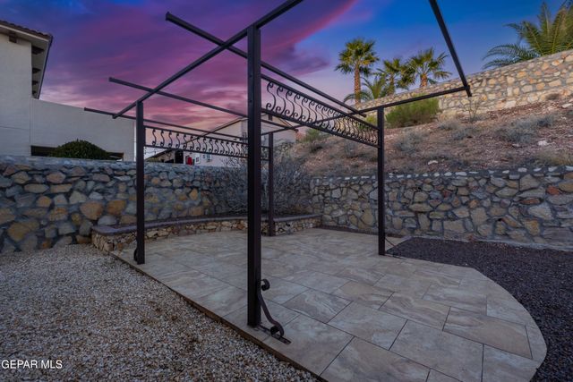 1260 FRANKLIN PERCH Place, El Paso, TX 79912