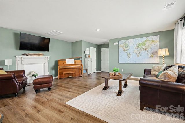 633 Mile Creek Road, Edgemoor, SC 29712