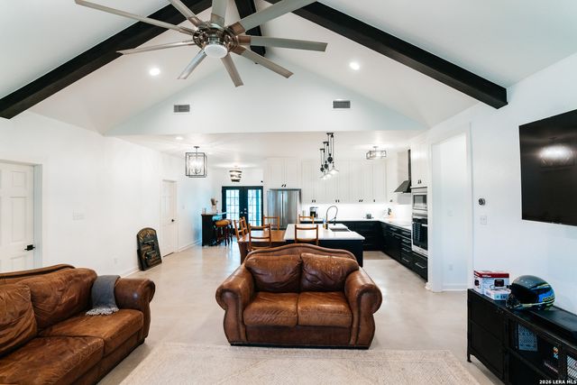401 PR 2410, Hondo, TX 78861
