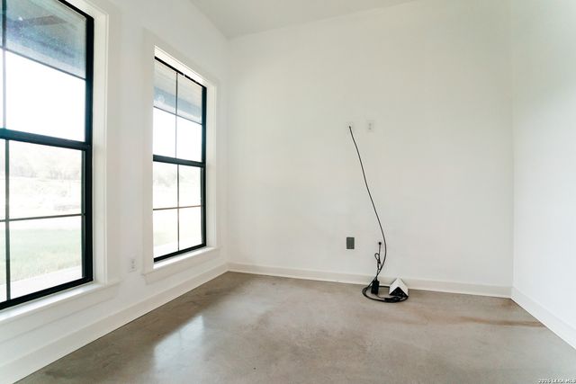 401 PR 2410, Hondo, TX 78861