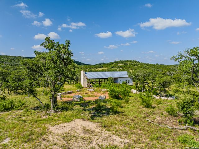 401 PR 2410, Hondo, TX 78861