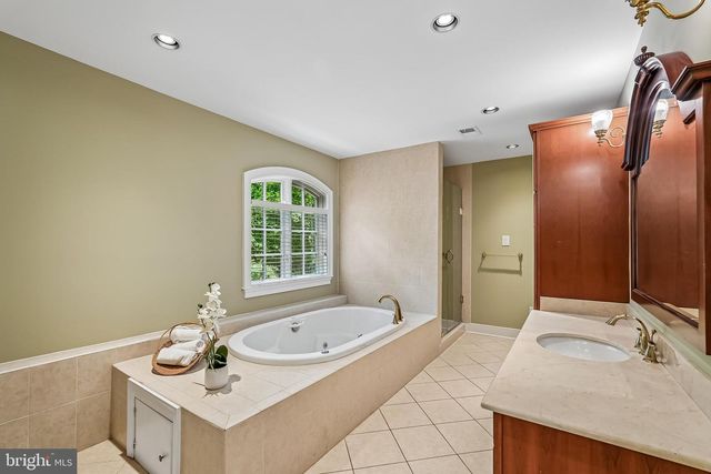 3416 TILTON VALLEY DR, Fairfax, VA 22033