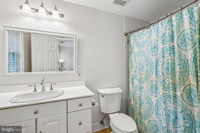 3416 TILTON VALLEY DR, Fairfax, VA 22033