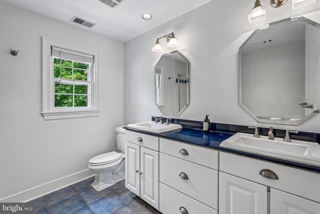 3416 TILTON VALLEY DR, Fairfax, VA 22033