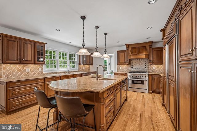 3416 TILTON VALLEY DR, Fairfax, VA 22033
