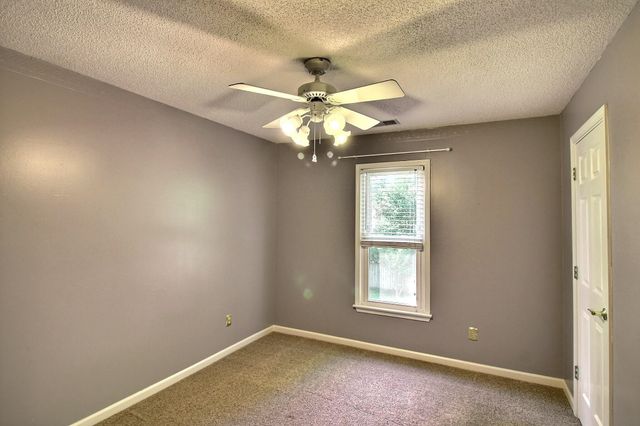 573 MERRIWEATHER DR, Collierville, TN 38017