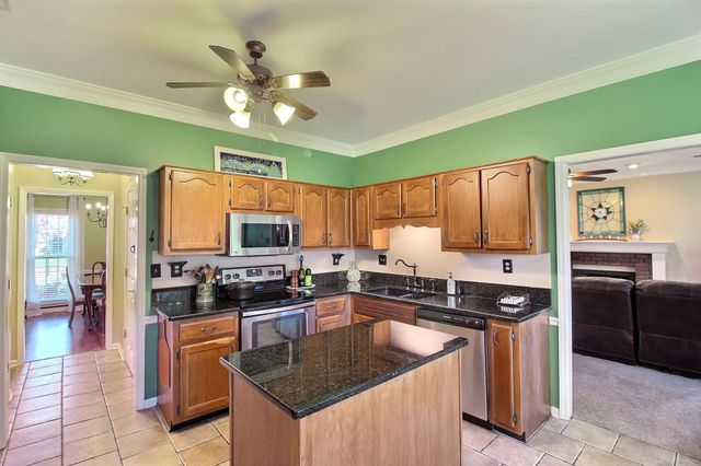 573 MERRIWEATHER DR, Collierville, TN 38017