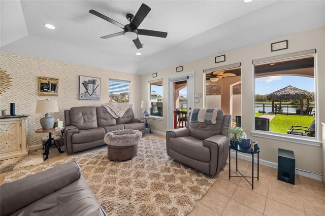 615 28th Street, Dickinson, TX 77539