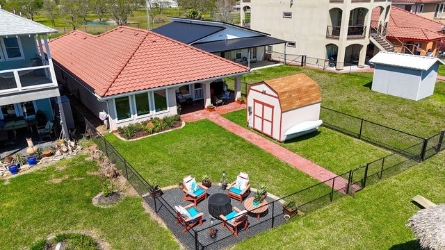 615 28th Street, Dickinson, TX 77539