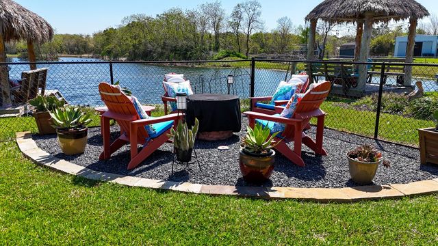 615 28th Street, Dickinson, TX 77539