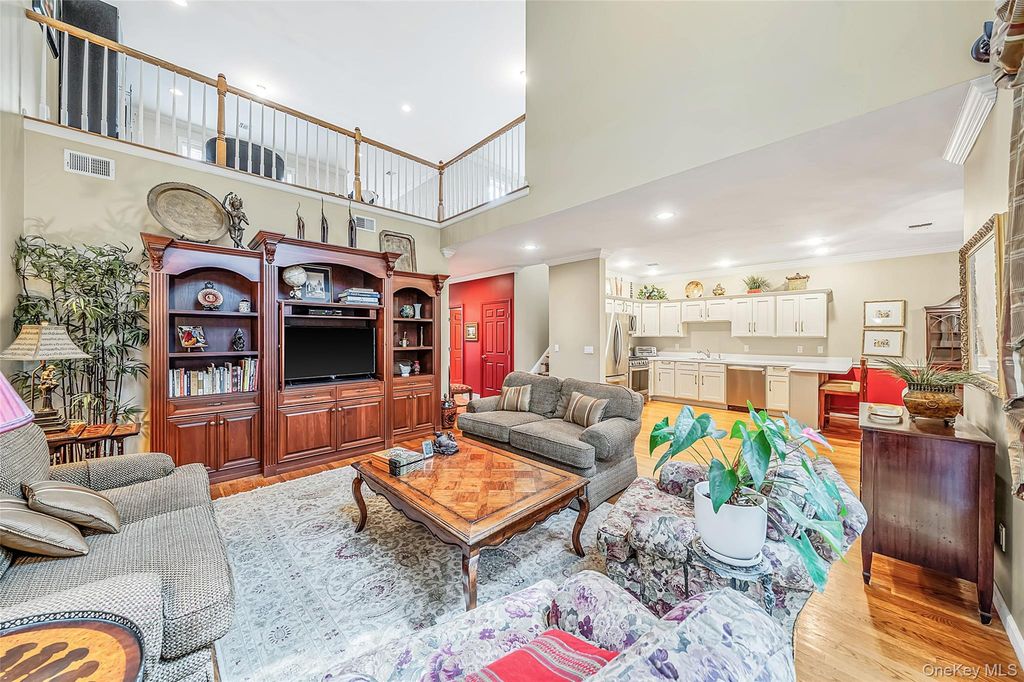 602 Bardini Drive, Melville, NY 11747 — photo 5