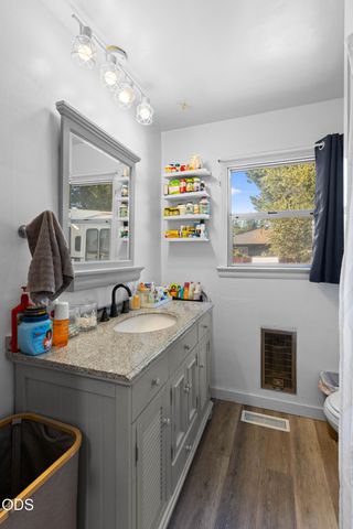 833 Beall Lane, Medford, OR 97502