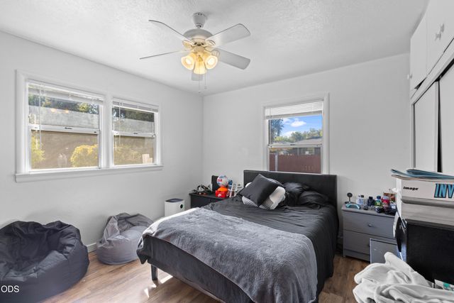833 Beall Lane, Medford, OR 97502