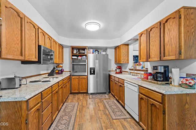 833 Beall Lane, Medford, OR 97502