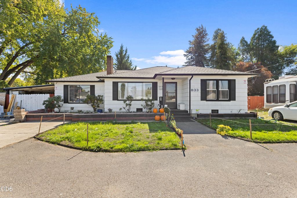 833 Beall Lane, Medford, OR 97502
