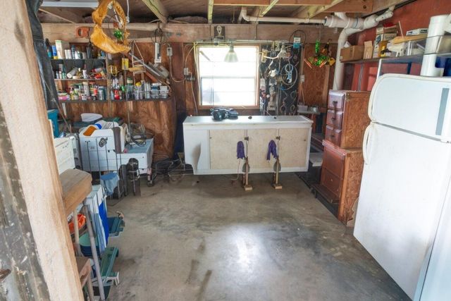 135 County Road 200, Sargent, TX 77414