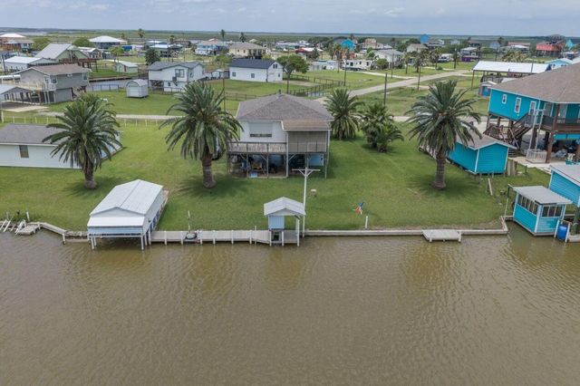 135 County Road 200, Sargent, TX 77414
