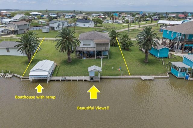 135 County Road 200, Sargent, TX 77414