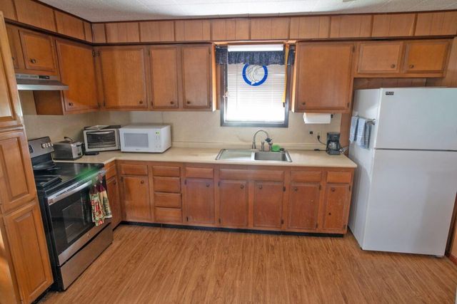 135 County Road 200, Sargent, TX 77414