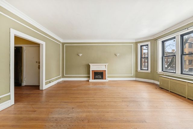 6851 S Paxton Avenue 1N, Chicago, IL 60649