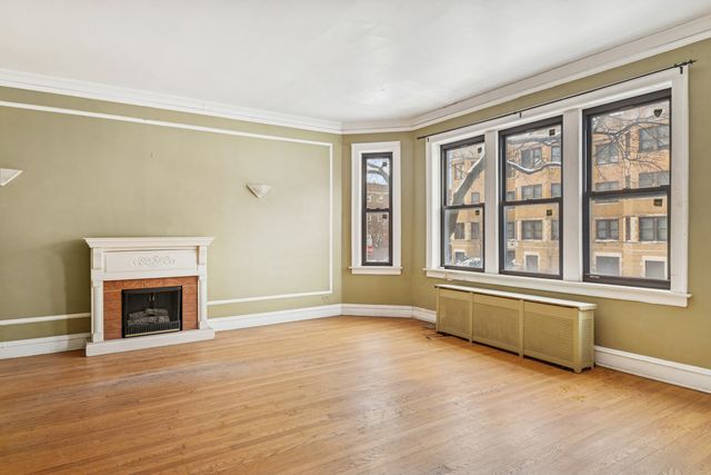 6851 S Paxton Avenue 1N, Chicago, IL 60649