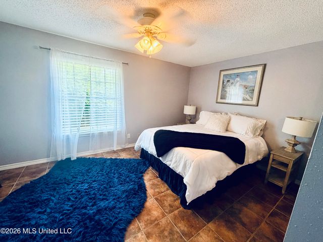 1550 E 2nd, 106, Pass Christian, MS 39571