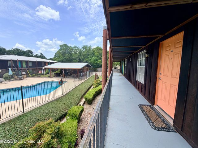 1550 E 2nd, 106, Pass Christian, MS 39571