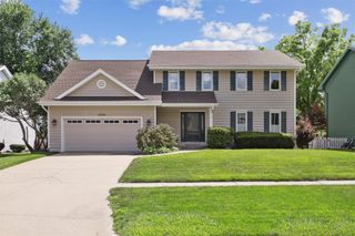 4640 Elm Street, West Des Moines, IA 50265