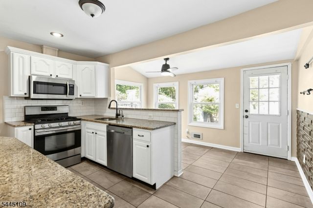 1815 N Stiles St, Linden City, NJ 07036