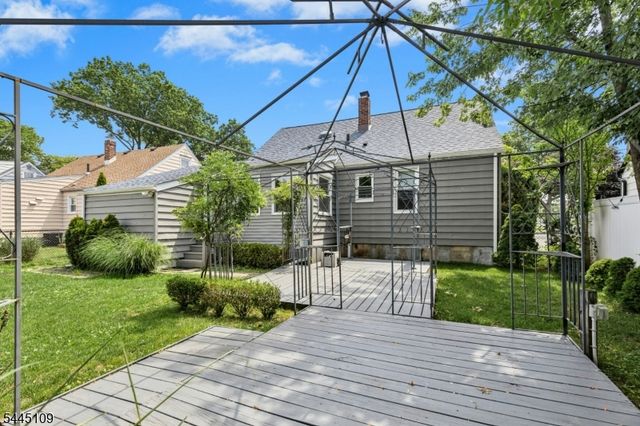 1815 N Stiles St, Linden City, NJ 07036