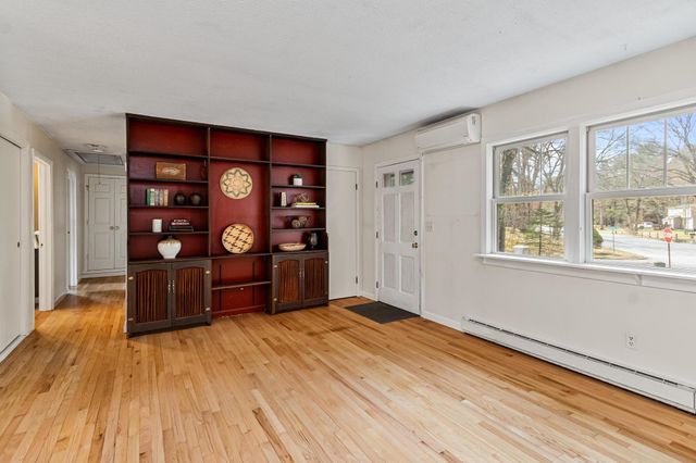 13 Tanglewood Drive, Essex, VT 05452