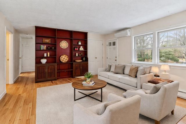 13 Tanglewood Drive, Essex, VT 05452