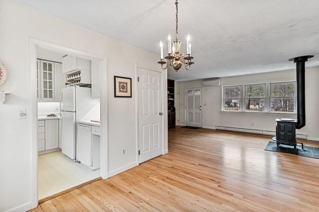 13 Tanglewood Drive, Essex, VT 05452