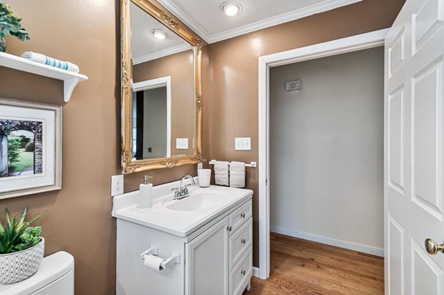 13 Tanglewood Drive, Essex, VT 05452