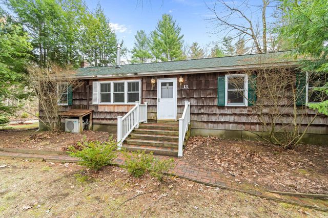 13 Tanglewood Drive, Essex, VT 05452