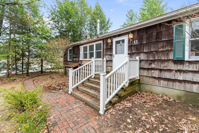 13 Tanglewood Drive, Essex, VT 05452