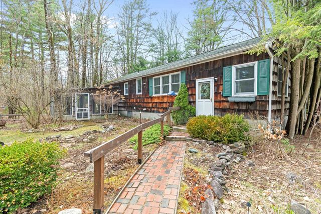 13 Tanglewood Drive, Essex, VT 05452