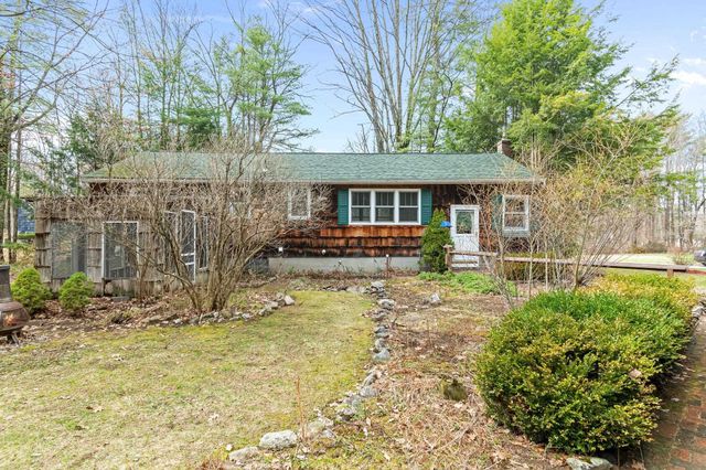 13 Tanglewood Drive, Essex, VT 05452