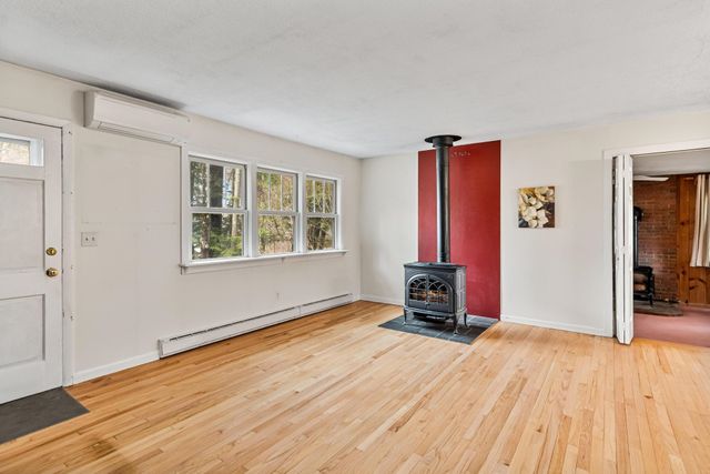 13 Tanglewood Drive, Essex, VT 05452