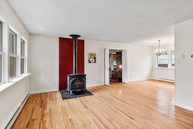 13 Tanglewood Drive, Essex, VT 05452