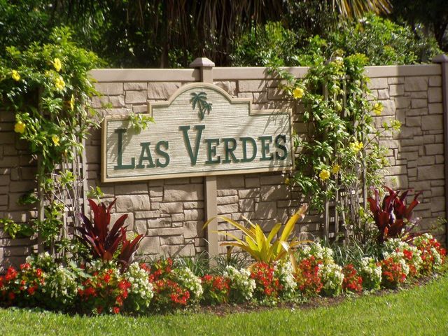 5220 Las Verdes Circle 321, Delray Beach, FL 33484