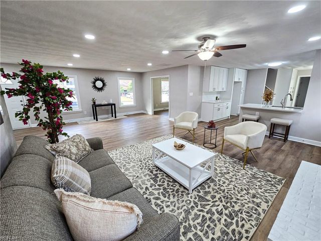 228 Oakengate TURN, Virginia Beach, VA 23462