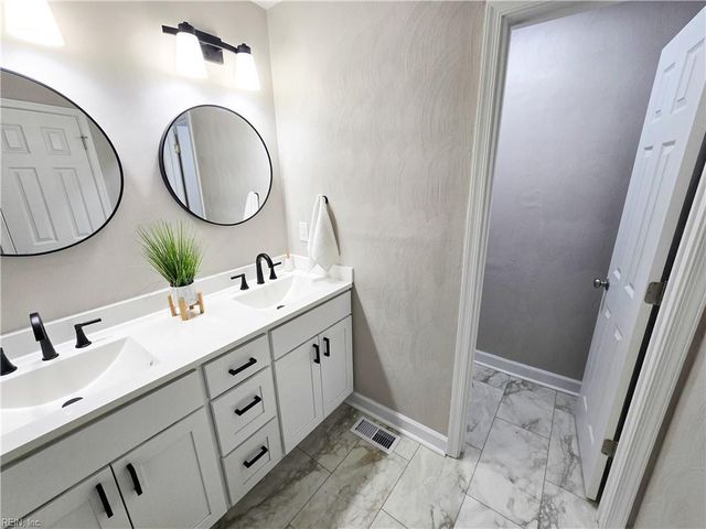 228 Oakengate TURN, Virginia Beach, VA 23462