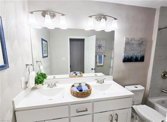 228 Oakengate TURN, Virginia Beach, VA 23462