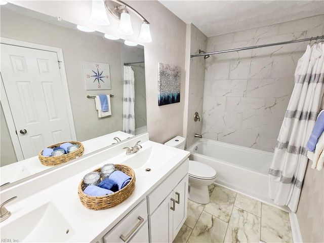 228 Oakengate TURN, Virginia Beach, VA 23462