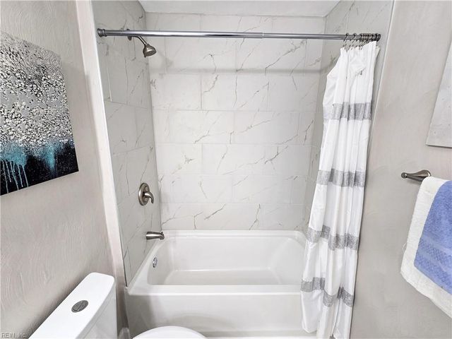 228 Oakengate TURN, Virginia Beach, VA 23462