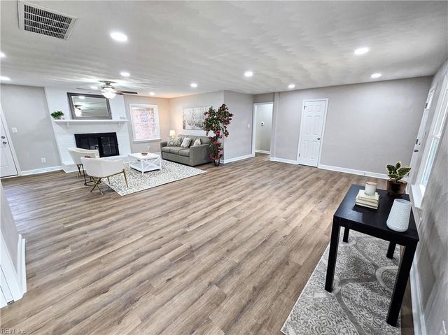 228 Oakengate TURN, Virginia Beach, VA 23462