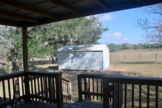 415 County Road 457 RD, Hallettsville, TX 77964