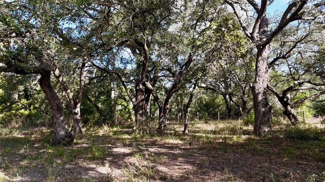 415 County Road 457 RD, Hallettsville, TX 77964