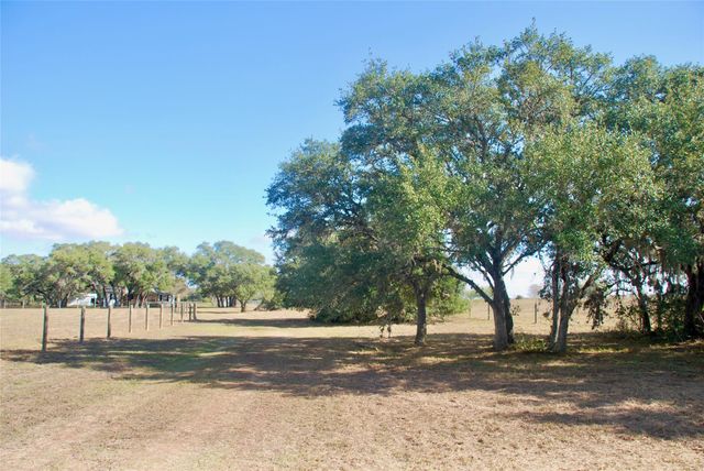 415 County Road 457 RD, Hallettsville, TX 77964